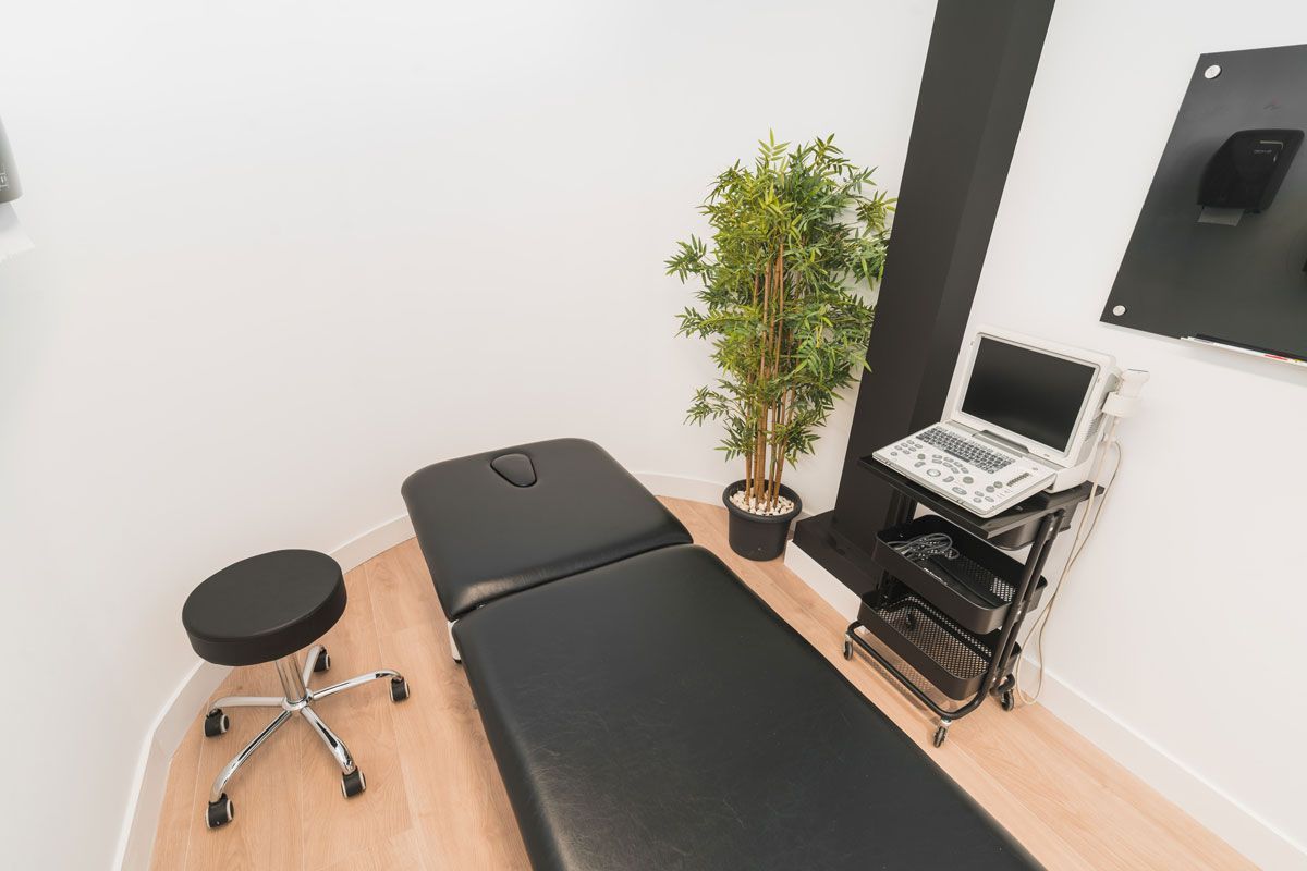 Sala de Fisioterapia con ecógrafo en Irún Oreka Sala de Fisioterapia con ecógrafo en Irún Oreka